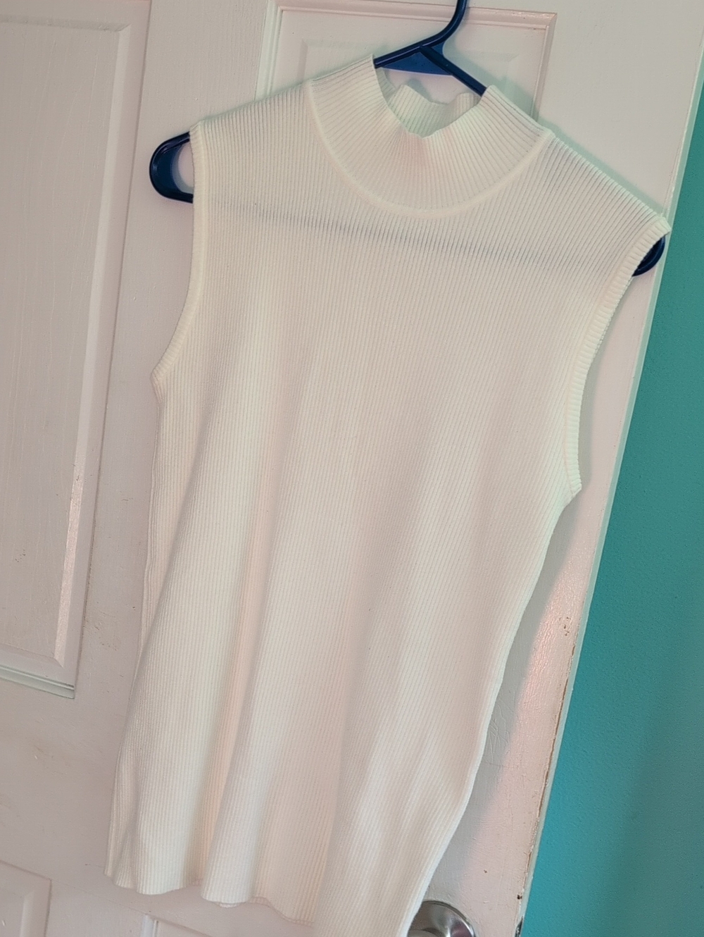 NWOT Sleeveless Mock Neck Ribbed Knit Top - White